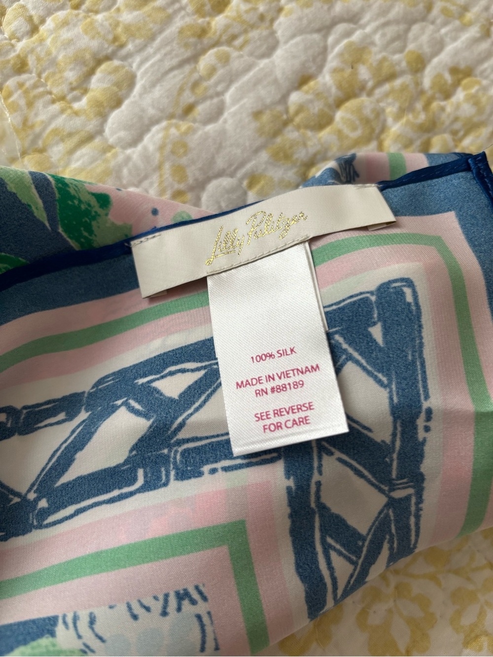 Lilly Pulitzer NWB Scarf and Brooch - Picture 8 of 8